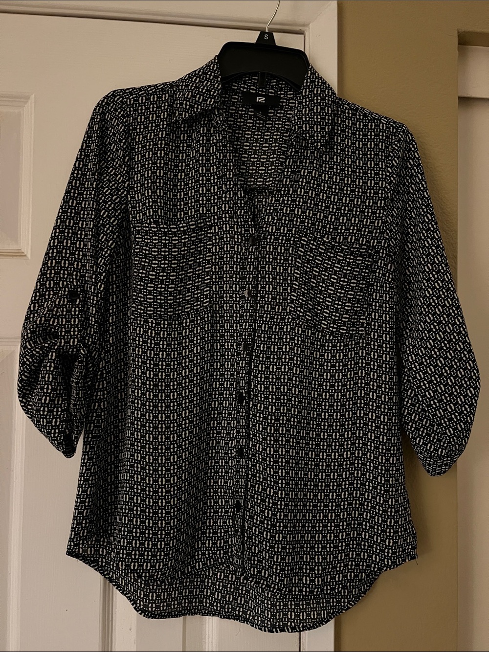 Iz Byer Black and White Geometric Button-Down Shirt